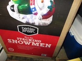 STUNNING DESIGNER QUALITY HOLIDAY OUTDOOR AND INDOOR DECORATIONS ~ SAVE ON YOUR DECORATING SHOPPING!!