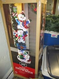 STUNNING DESIGNER QUALITY HOLIDAY OUTDOOR AND INDOOR DECORATIONS ~ SAVE ON YOUR DECORATING SHOPPING!!