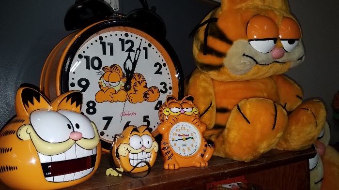 Garfield digital clock