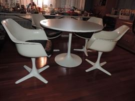 "Tulip" Table by BURKE