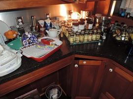 Kitchen items for DAYS !!!