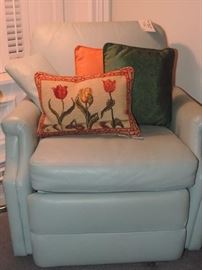 Leather Lounge Chair / reclines