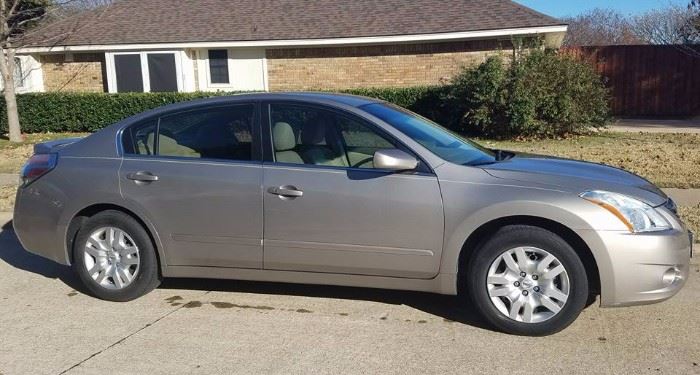 Nissan Altima 2012 with 15k