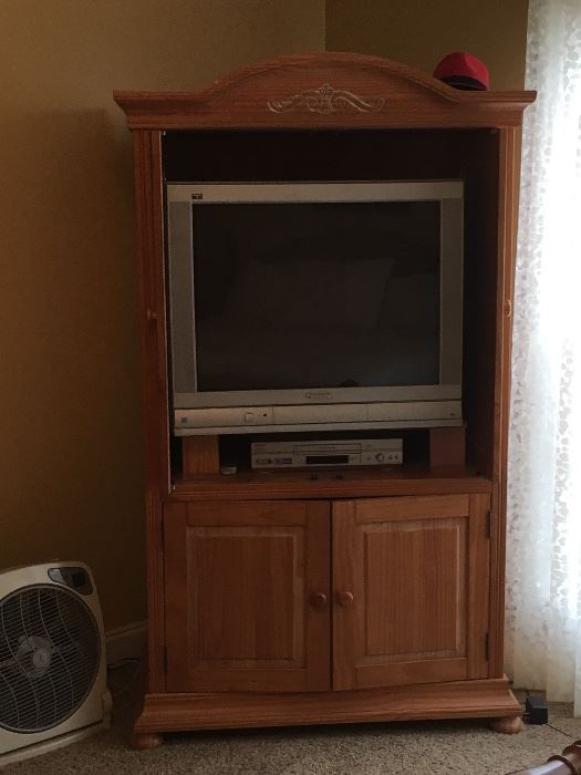 Very nice TV Cabinet......TV & DVD player