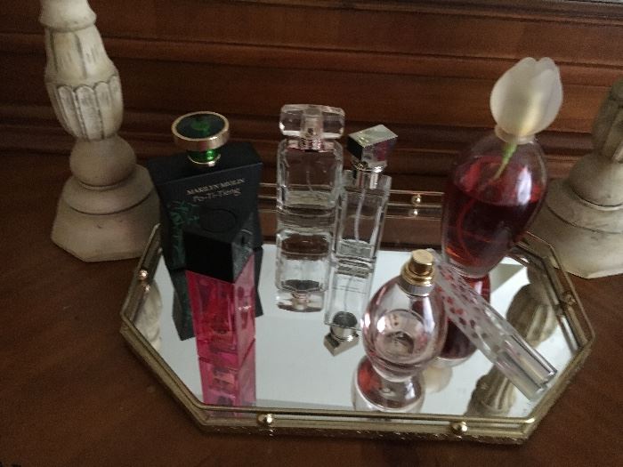 Mirrored Dresser Tray Perfumes