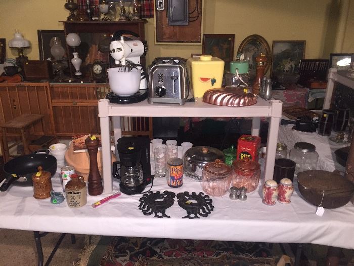 Vintage kitchen items. 
