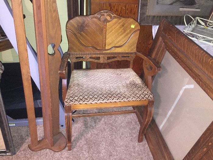 Quilt rack, vanity chair 