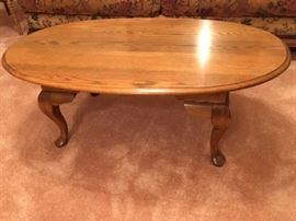 QUEEN ANNE STYLE SOLID WOOD COFFEE TABLE.