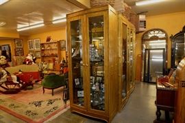 Display Cabinets Lighted with Glass Shelving