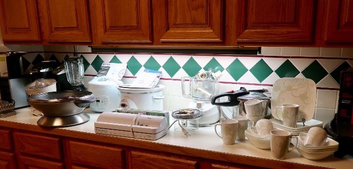 Many Small Kitchen Appliances - LIKE NEW