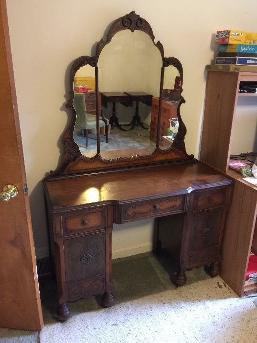 Antique Vanity Dresser