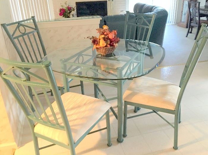 4 chairs w/glass top table 