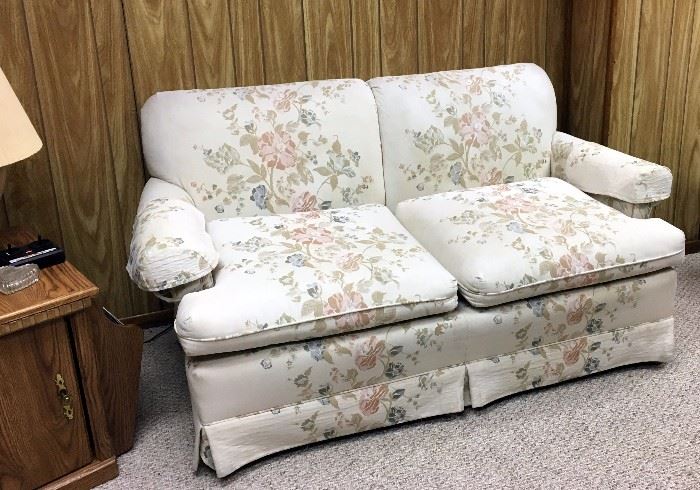 Love seat w/matching couch