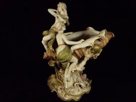 LARGE ROYAL DUX PORCELAIN CENTERPIECE BOWL