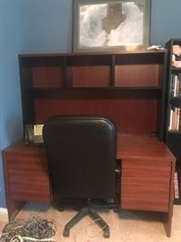 #63	laminate desk with hutch  60x30x29-65	 $100.00 	