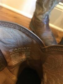 #109	Ariat green/tan leather cowboy boots w rubber sole size 9.5	 $40.00 	