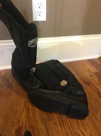 #100	IEO snow rider thinsulated boot women size 9	 $25.00 	