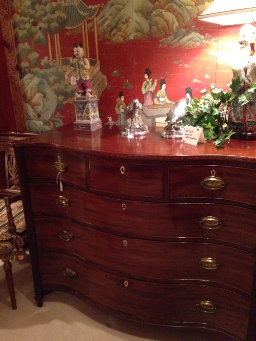 Fabulous 1800 George III English Serpentine 4-drawer chest