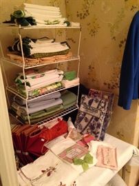 More placemats and napkins