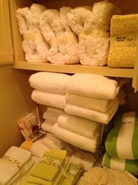 Assorted towels