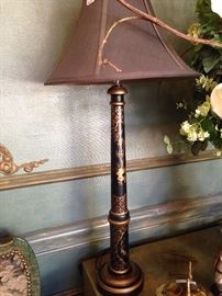 Fine hand-painted lamp (1 of 2)