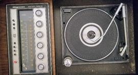 Magnavox Astro - Sonic Radio Stereo Hi-Fi Turntable Solid State