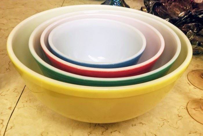 Set of 4 Primary Color Mixing bowls USA Vintage Pyrex