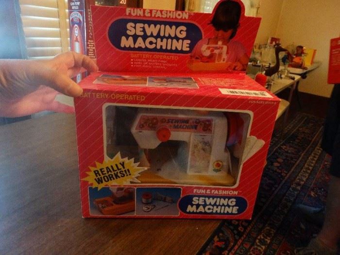 Mini Fun & Fashion Sewing Machine.