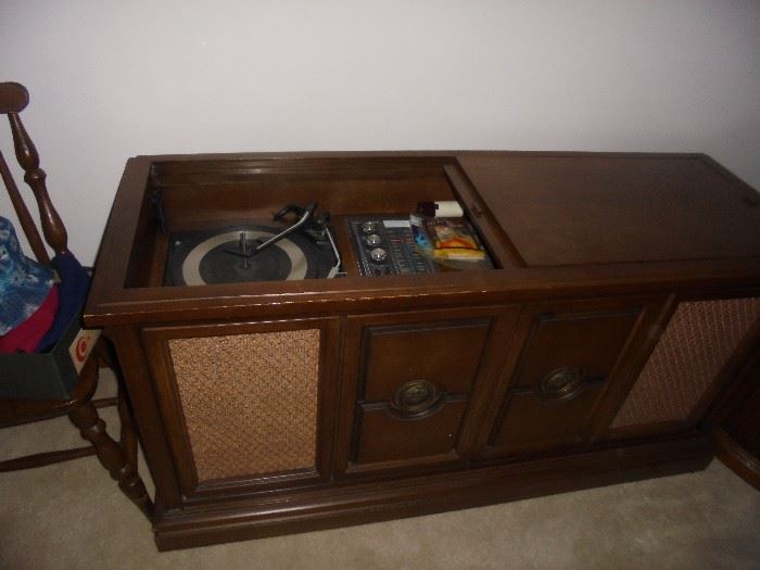 Sylvania record console