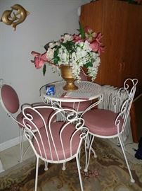 4 pc ice cream table & chairs