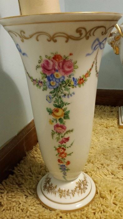 Vase handpainted by Alfredo Toledano