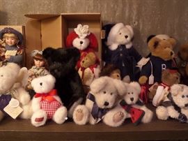 Large collection of Boyd's Bears 