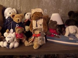 Large collection of Boyd's Bears 