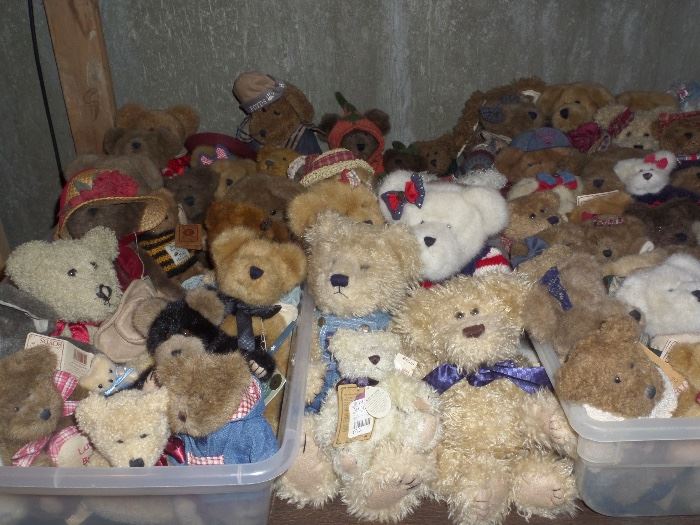 Large collection of Boyd's Bears 