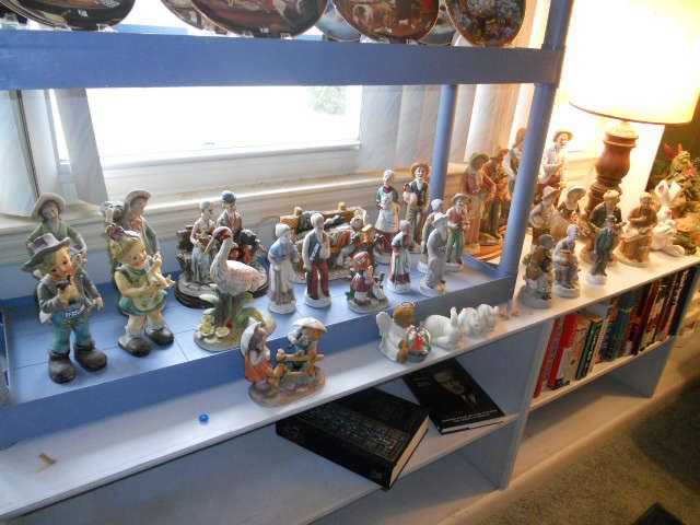Many figurines