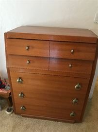  Chest of Drawers #1http://www.ctonlineauctions.com/detail.asp?id=654858
