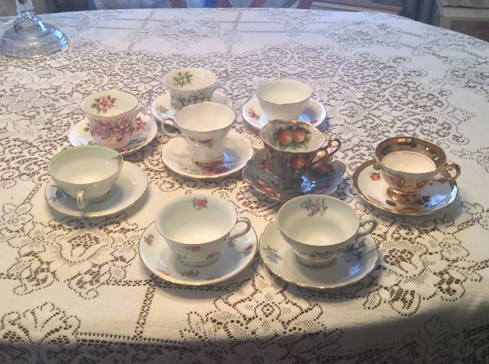  China Tea Cups  http://www.ctonlineauctions.com/detail.asp?id=654874