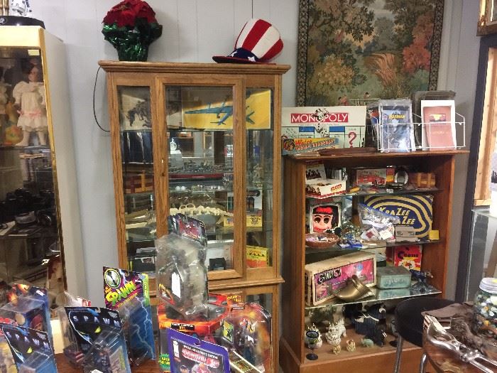 Curio Cabinet, Bookshelf, Vintage Games, Collectibles, Antiques, Collectibles, Artwork