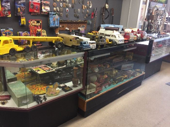 Lots of tin and pressed steel, Vintage & New Action Figures, Showcases, Belt Buckles, Clocks, Antiques