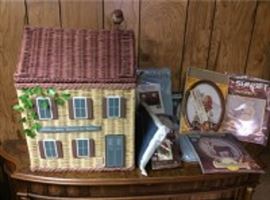 070 Cross Stitch And Yarn