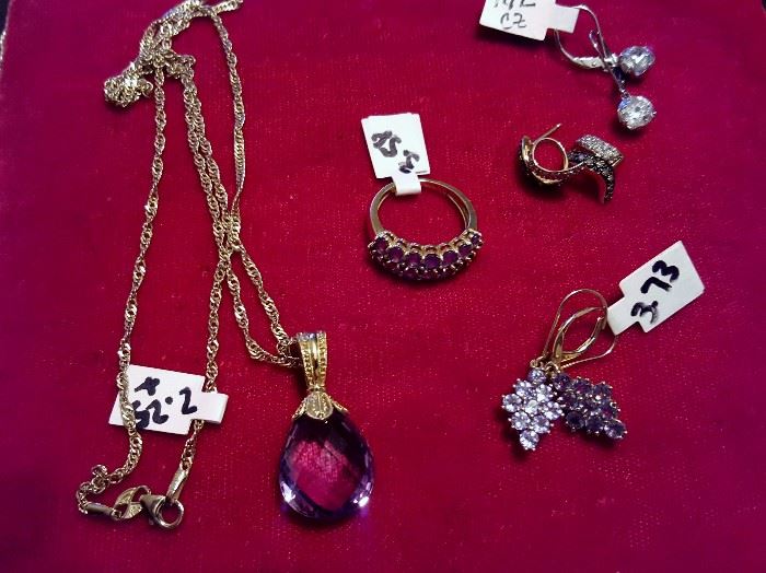 14K Yellow Gold Pear Shape Purple Amethyst Pendant, 5.33 Grams, 14K CZ earrings