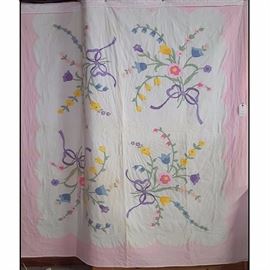 Linens Quilt Appplique Floral Spray