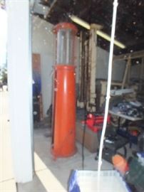Boyle & Dayton Visible Gas Pump