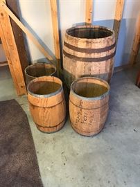 4 wooden barrels