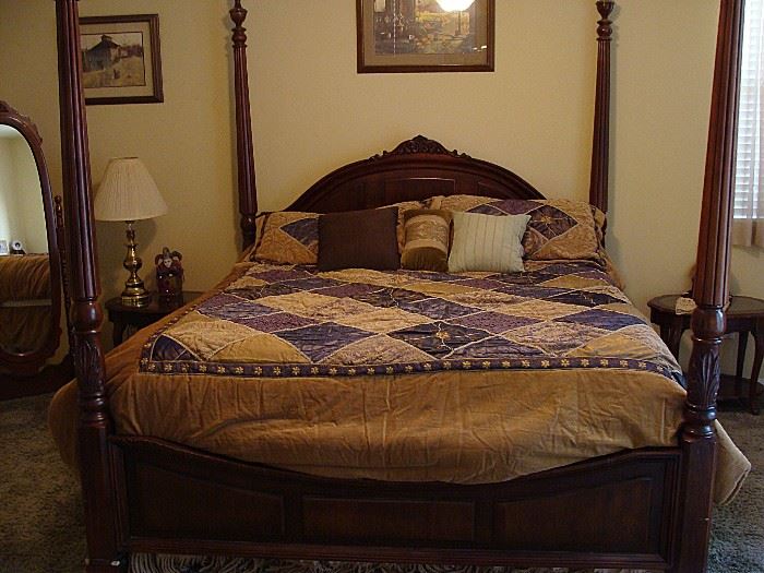 Classic king size 4 poster bed