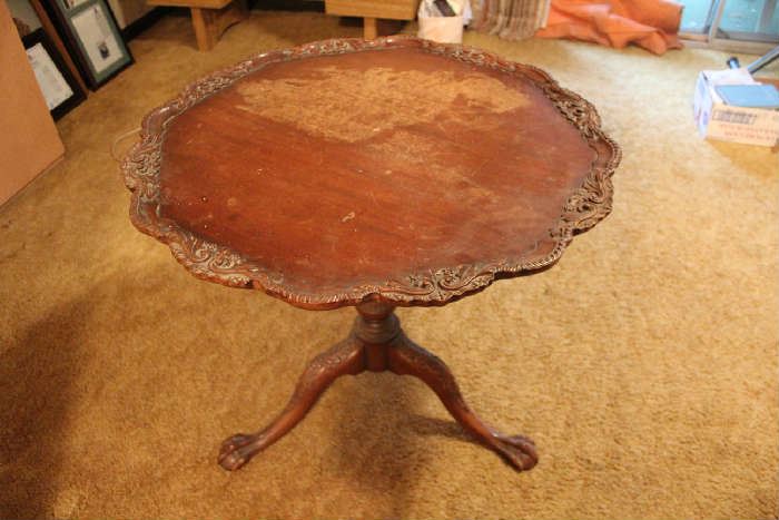 Vintage Imperial Mahogany Piecrust side table 