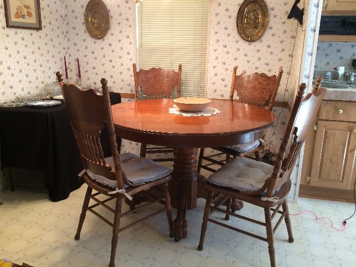 Antique Oak Round Clawfoot Table w/Four Chairs
