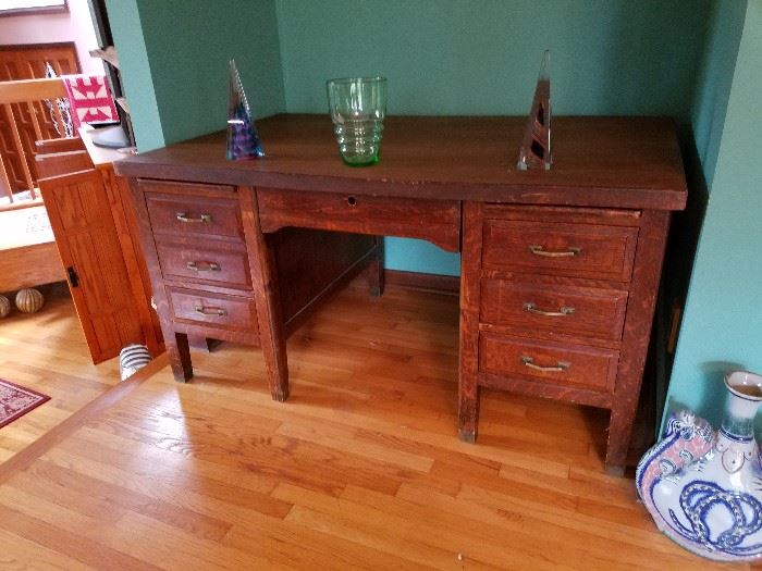 Tiger oak desk $125