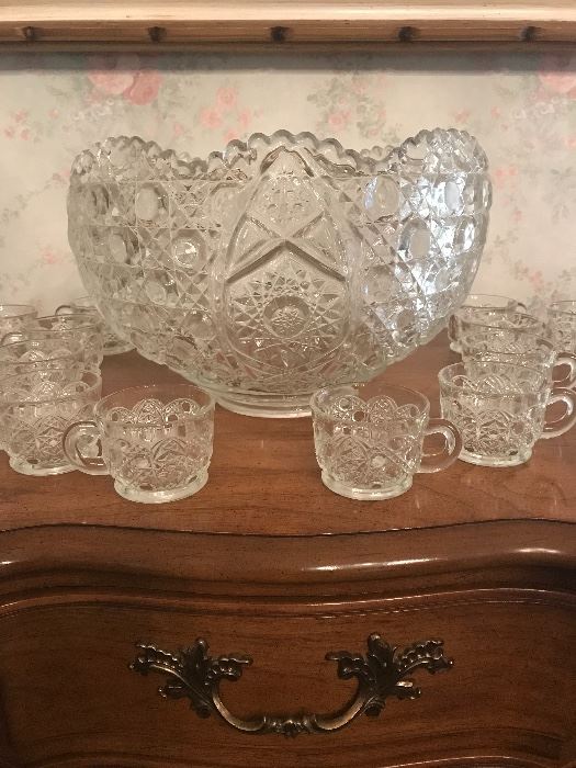 Rare LE Smith punch bowl, ladle and 18 cups
