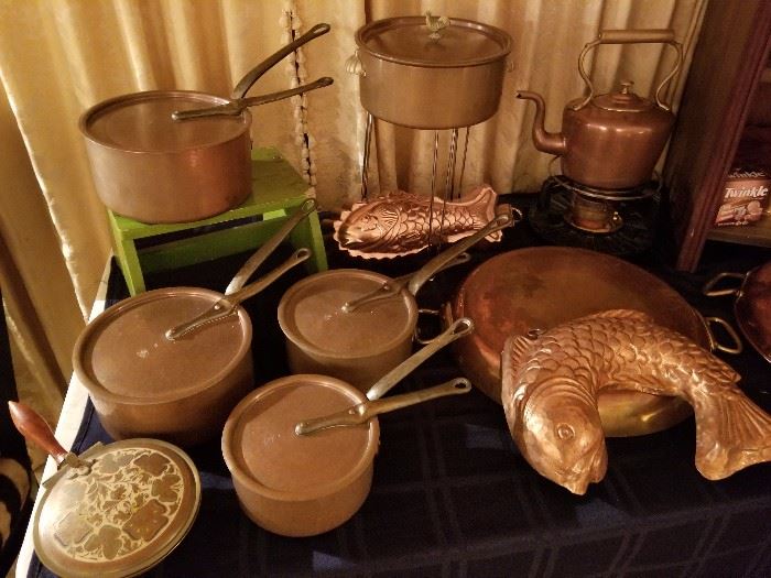 Ammered copper pots